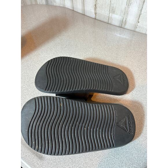 Reebox Size 13 Youth - Black and Pink Mesh Sandals‎ - Picture 3 of 4